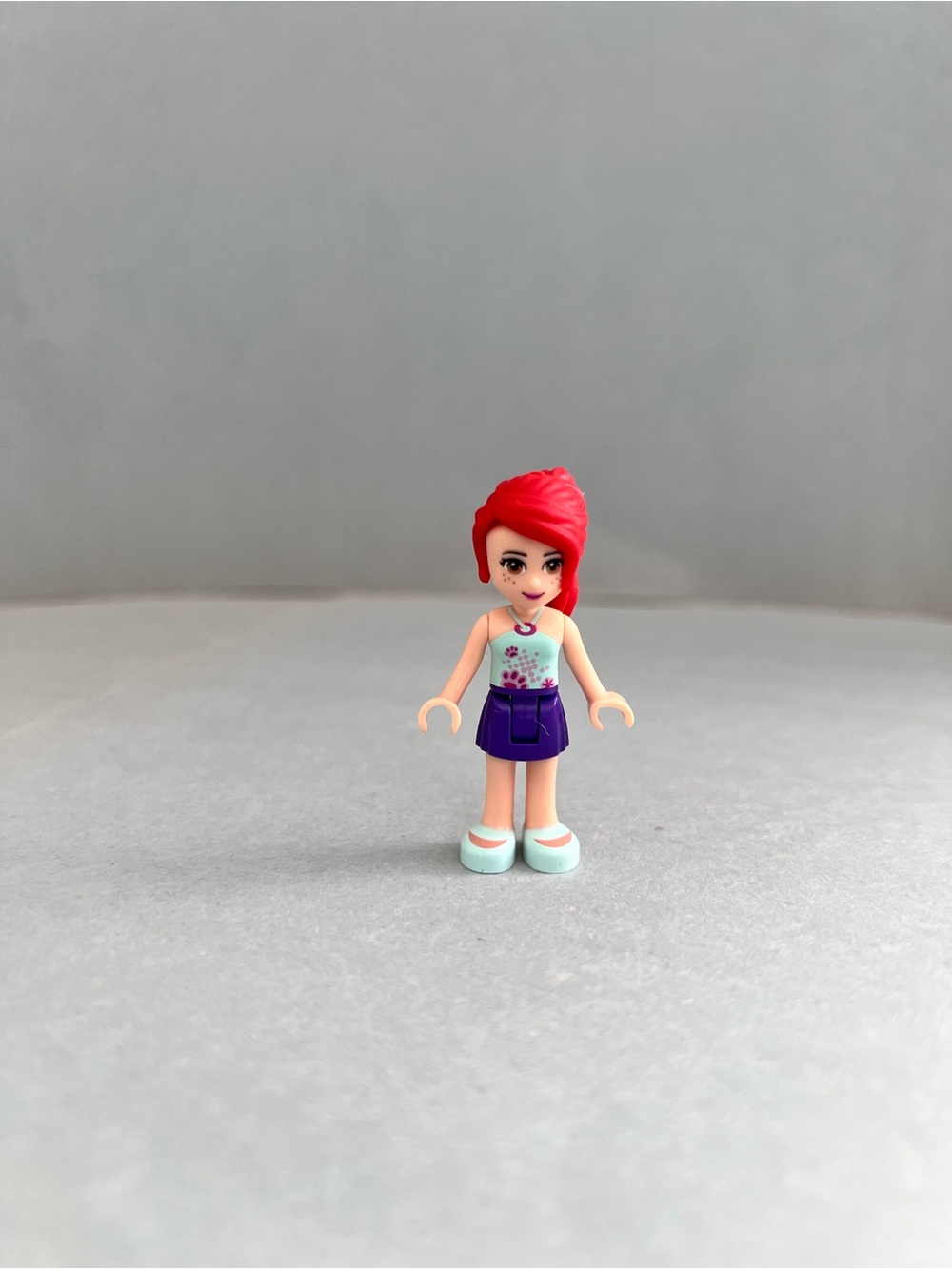 LEGO Friends Mia mini-doll figure